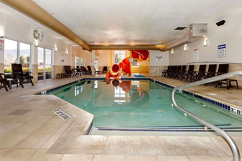 Comfort Inn & Suites Logan Near University