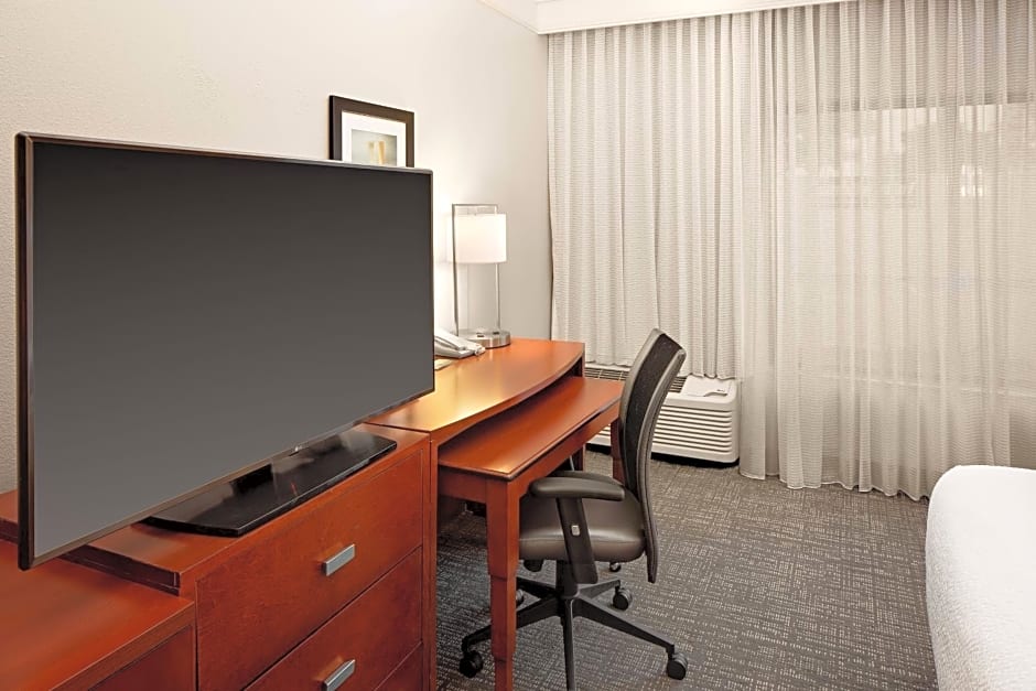 Courtyard by Marriott Houston Rice University