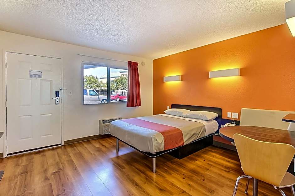 Motel 6-Campbell, CA - San Jose