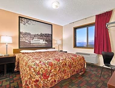 Super 8 by Wyndham Boonville