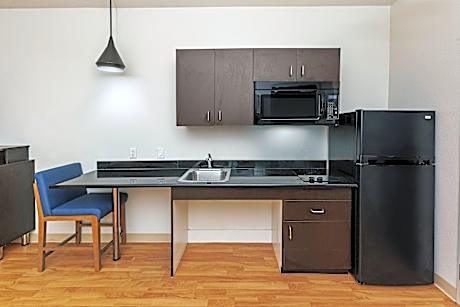 King Studio Suite - Hearing Accessible/Non-Smoking