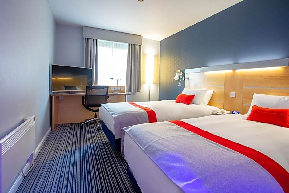 Holiday Inn Express Dunfermline By IHG
