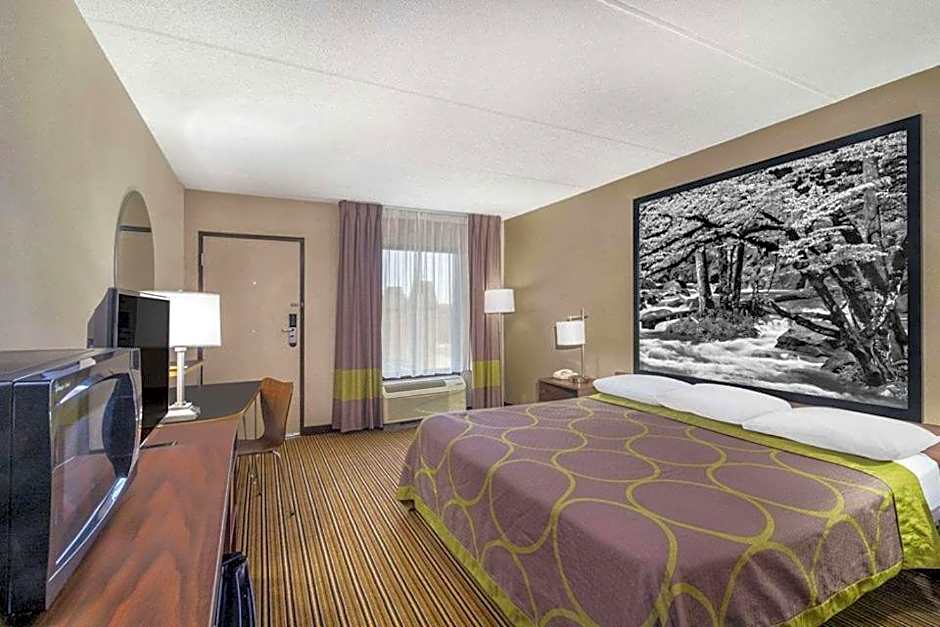 Super 8 by Wyndham Knoxville North/Powell