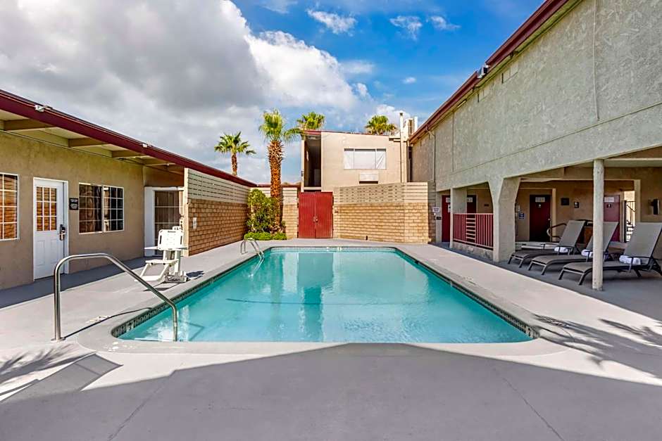 Best Western China Lake Inn