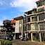 Dragon River Avenue Hotel
