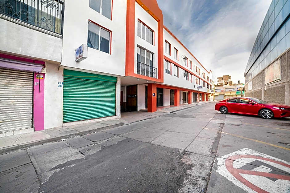 Capital O Hotel Casa Blanca