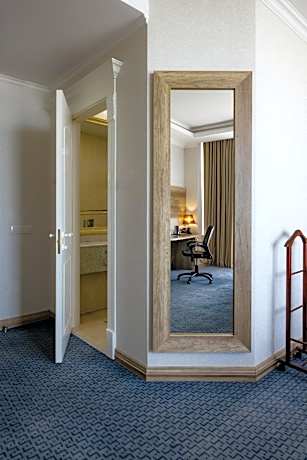 Superior King Room - Non-Smoking