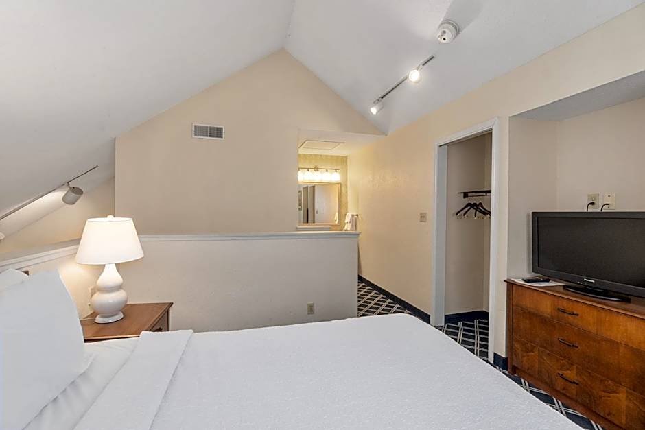 Residences at Daniel Webster