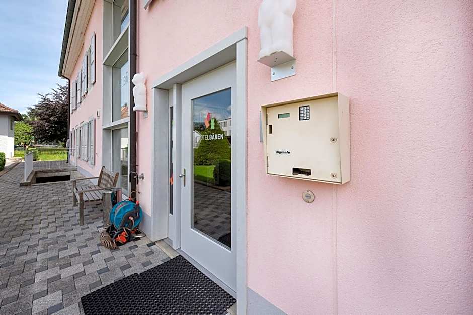 Baren Self Check-in Hotel