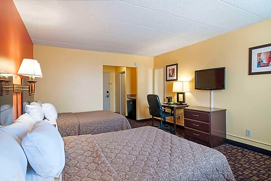 Photo 1 of 6 of 2 Double Beds