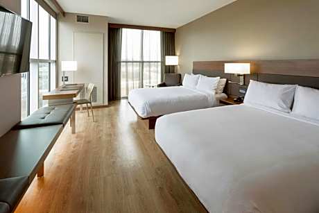 Queen Room with Two Queen Beds and Skyline View