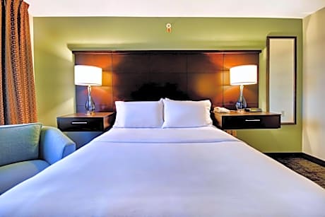 Two-Bedroom Suite with One King and One Queen Bed