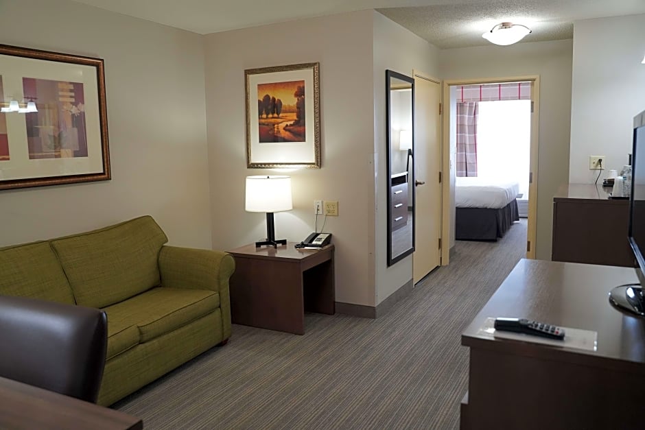 Photo 1 of 2 of 1 Queen Bed Suite