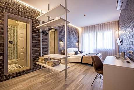 Superior Double Room (1 Queen Bed)