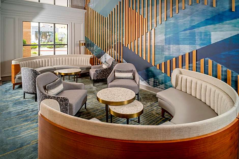 DELTA HOTELS BY MARRIOTT HUNTINGTON DOWNTOWN