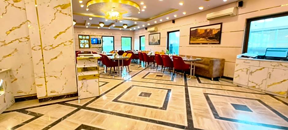 Foxoso Taj View Hotel