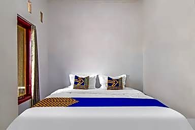 SPOT ON 92498 Fanni Homestay