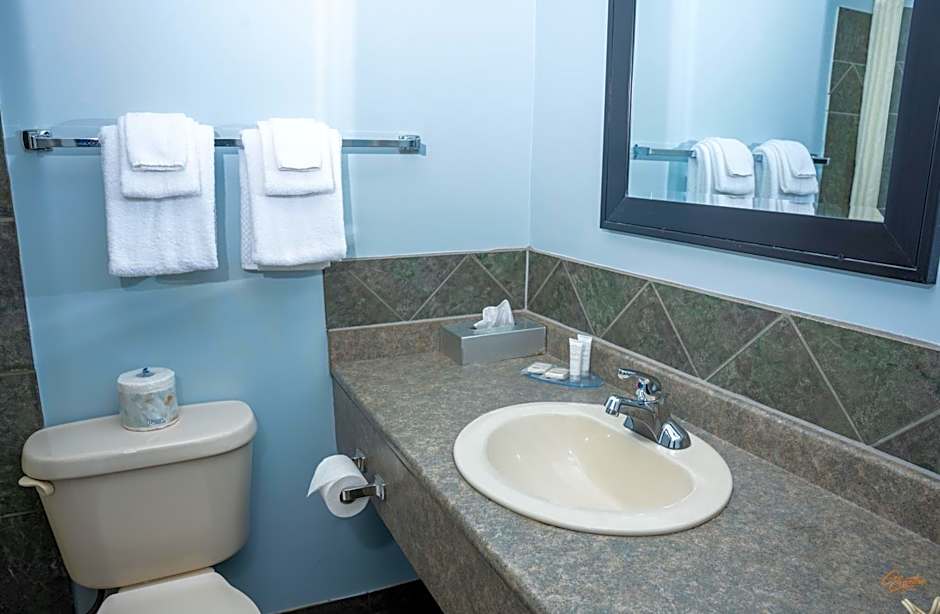 Courtyard Inn Vernon
