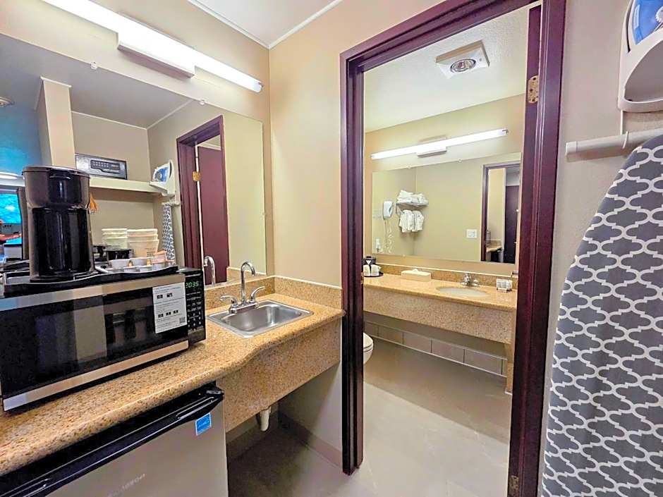 Ramada by Wyndham Tukwila Southcenter