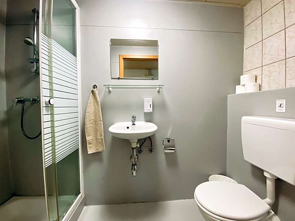 Monteurzimmer - Worker's accommodation - ZIMMERzuVERMIETEN in Biberist