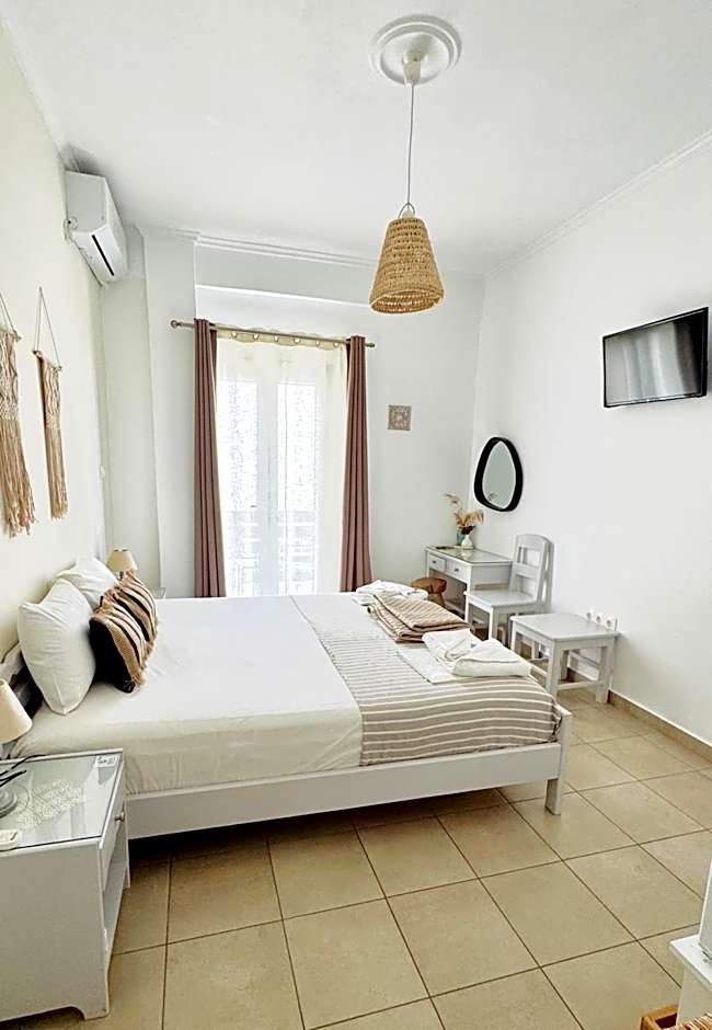 Kirki Rooms by the sea