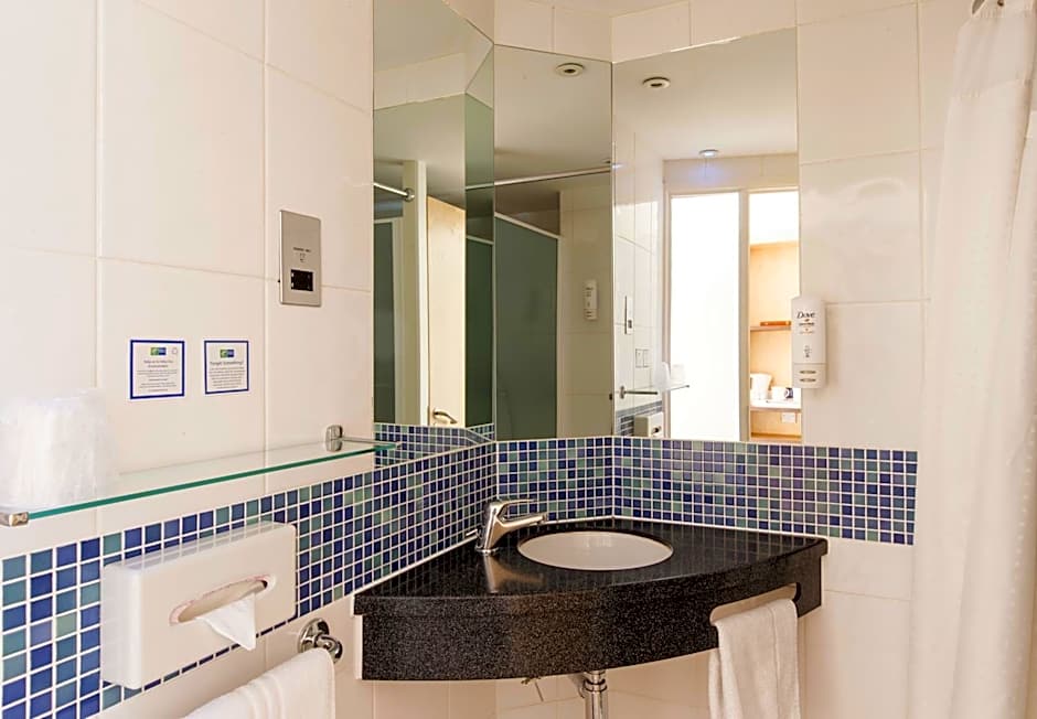 Holiday Inn Express Antrim By IHG