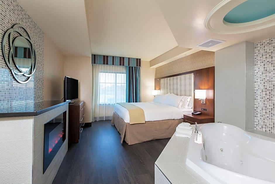 Holiday Inn Express & Suites Eureka By IHG