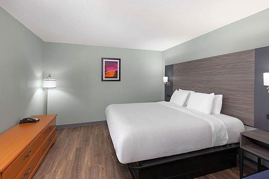 Baymont by Wyndham Creedmoor