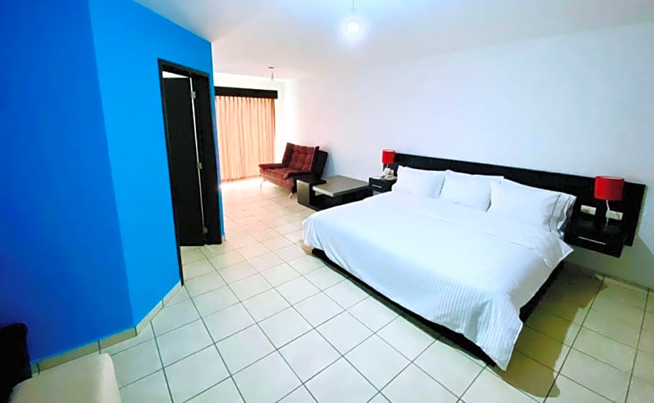 Hotel Suites del Real