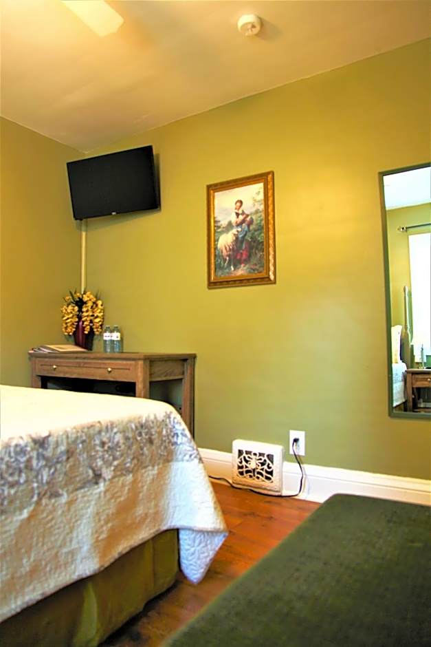 Ambiance By The Falls B&B