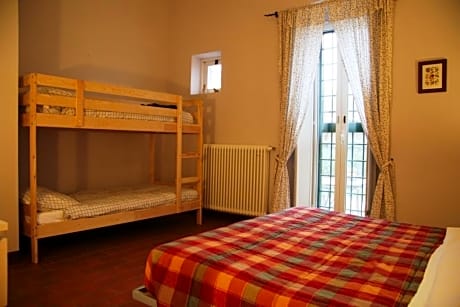One-Bedroom Apartment with Private Garden (6 Adults)