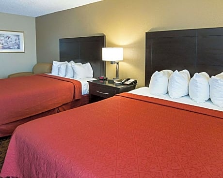2 Queen Beds, Smoking, Accessible
