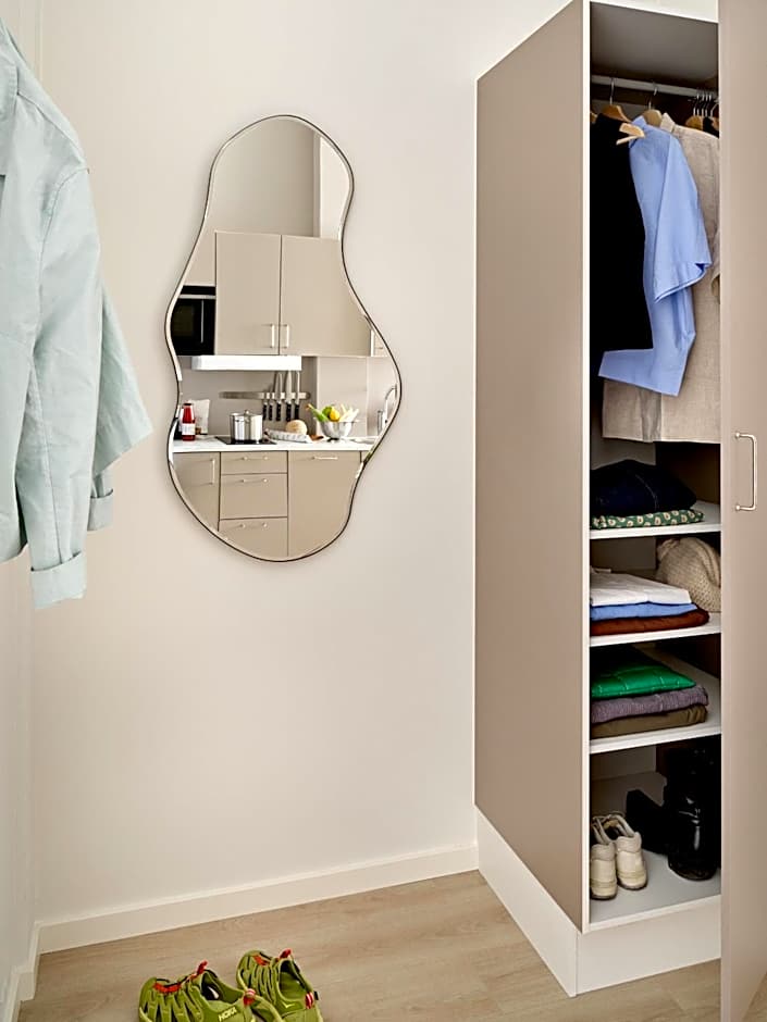 Flora Apartment Hotel