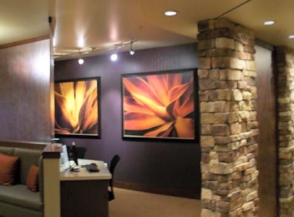 Ledgestone Hotel