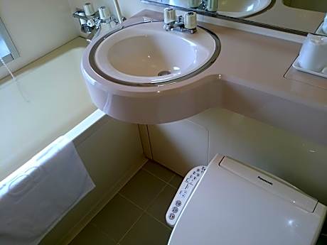 Economy Single Room - Smoking