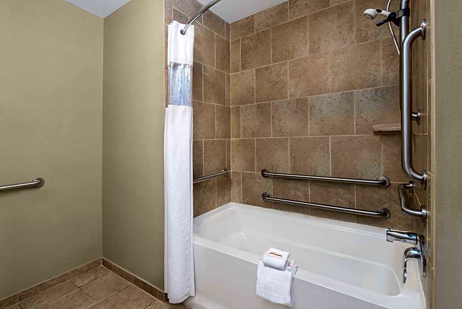 Baymont by Wyndham Minot