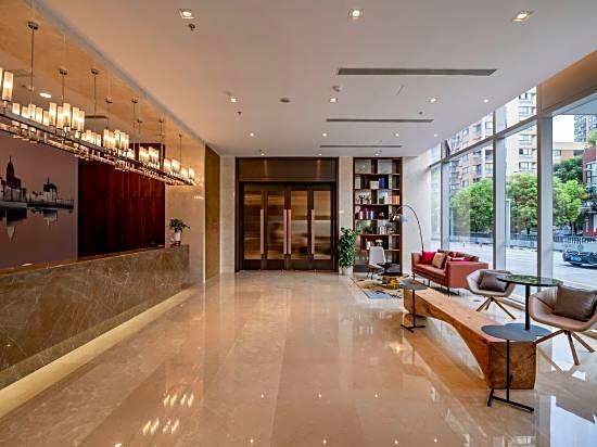 Hanya Kaiyuan Yiju Hotel (Ningbo East New Town Convention and Exhibition Center)