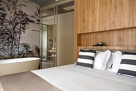 Junior Suite with Balcony