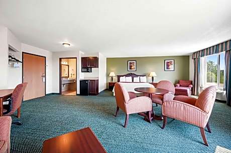 Junior King Suite with Sofa Bed - Non-Smoking