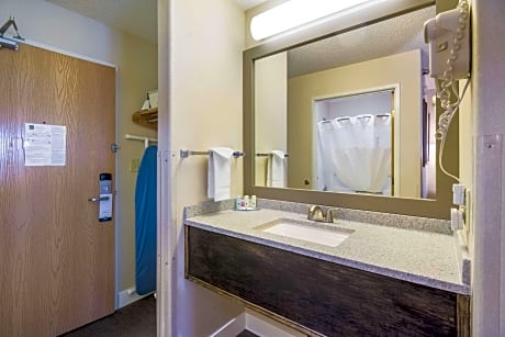 2 Queen Beds, Efficiency, Suite, Nonsmoking, Upgrade