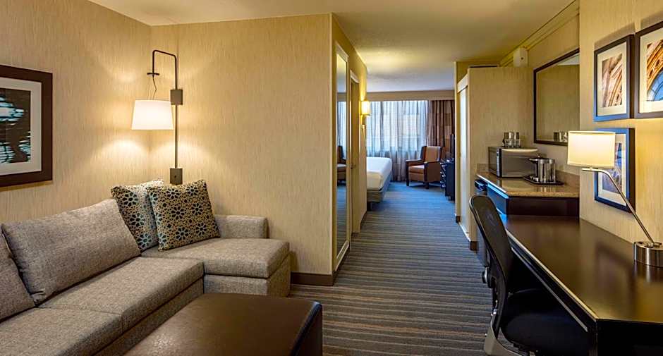 DoubleTree Suites By Hilton Minneapolis