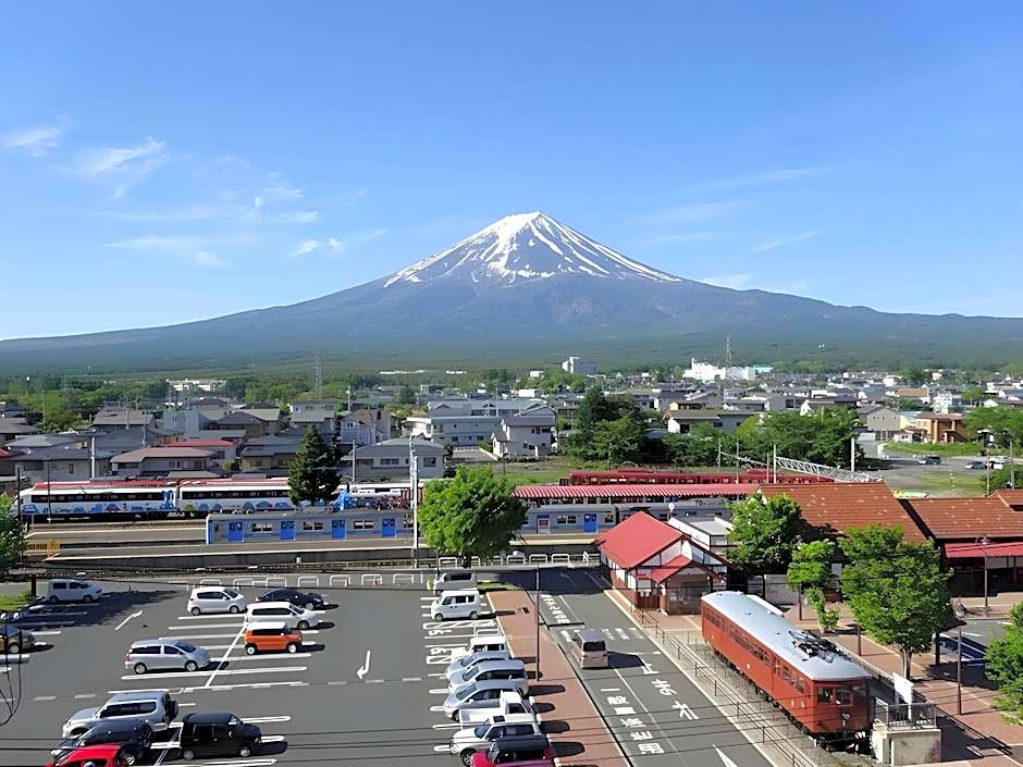 Kawaguchiko Station Inn