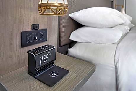 Guest room, 2 Double, Poolside view