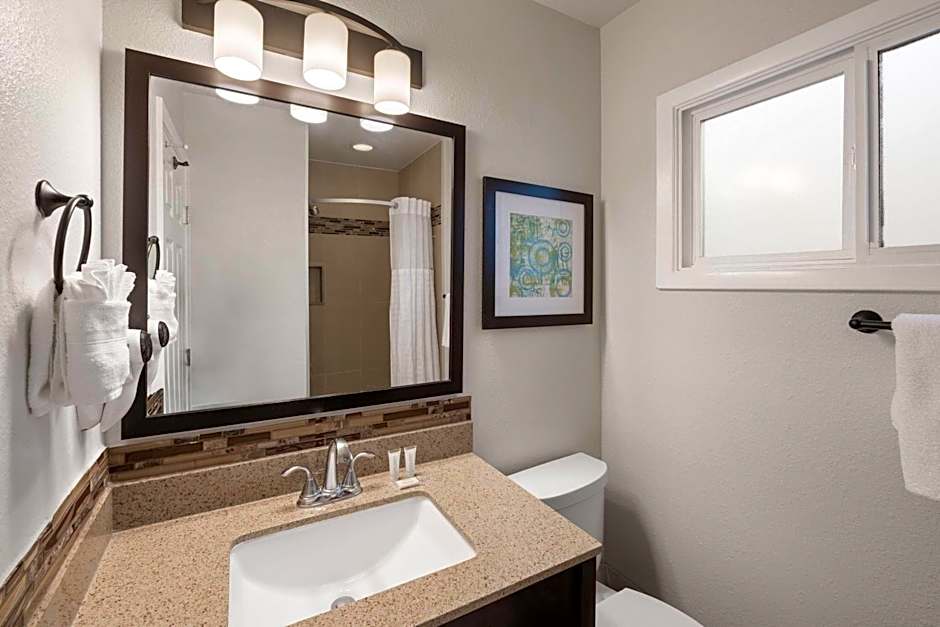 Days Inn by Wyndham Monterey Downtown