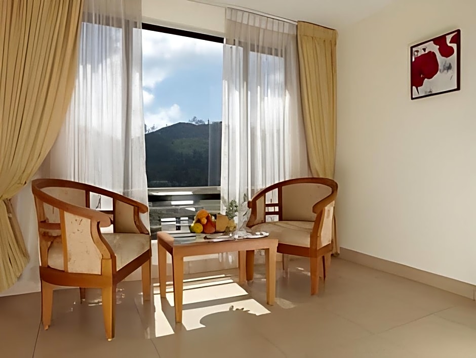 Clouds Valley Leisure Hotel