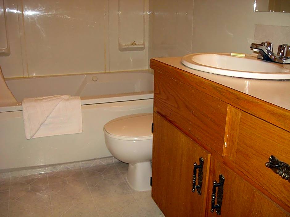 Pals Motel and RV Park