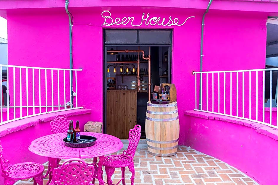 Mala Vecindad Beer Hotel