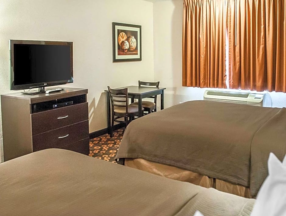 Econo Lodge Inn & Suites Santa Fe