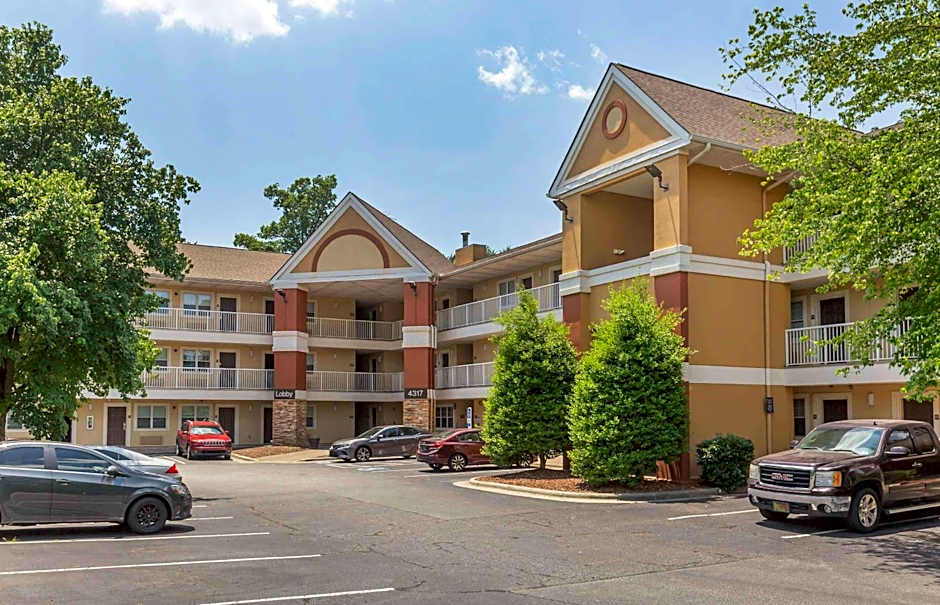 Extended Stay America Select Suites - Greensboro - Wendover Ave. - Big Tree Way