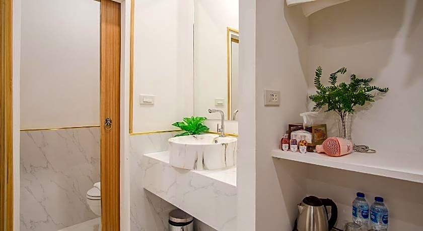 Isara Boutique Hotel and Cafe